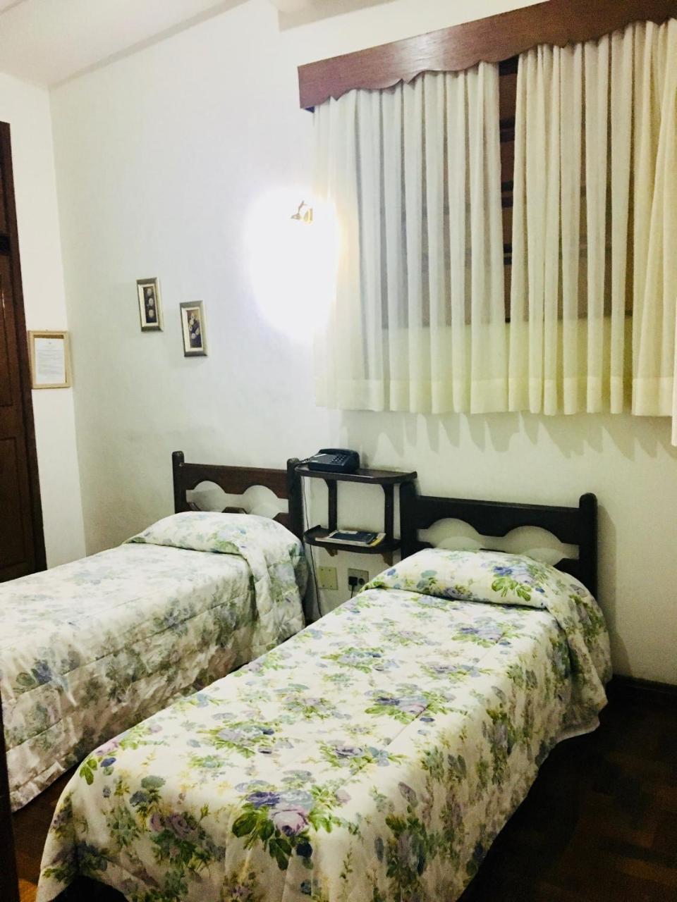 Hotel Priskar Ору-Прету Номер фото